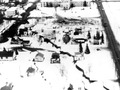 Anchorage na Alasce po trzęsieniu o magnitudzie 9,2 z marca 1964 roku. Epicentrum znajdowało się ok. 150 km dalej, intensywność wyniosła VIII. 400km dalej, w Fairbanks, już tylko VI. (credit: U.S. Geological Survey)